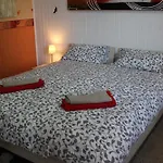 Apartment Casa Heli 1 *